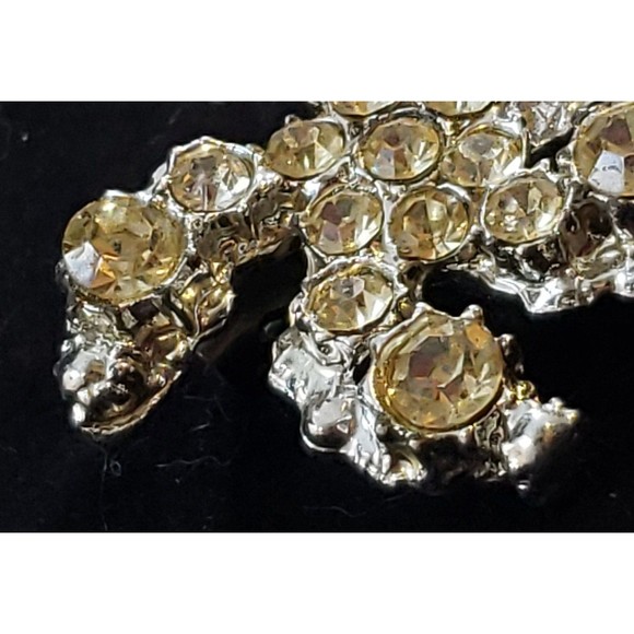 Vtg Clear Round Rhinestone, Silver Tone, Swirling Star Shaped Metal Brooch/Pin - Picture 7 of 8